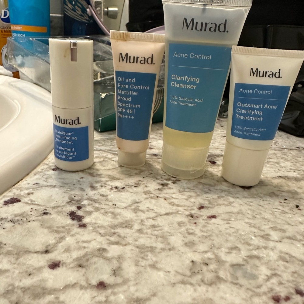 Murad Skincare Set - Blue and White